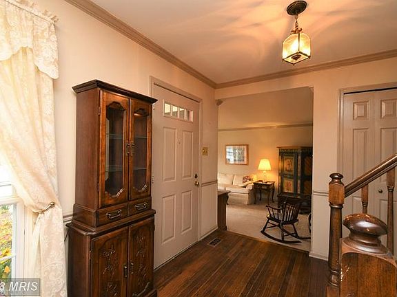 Friendly Foyer