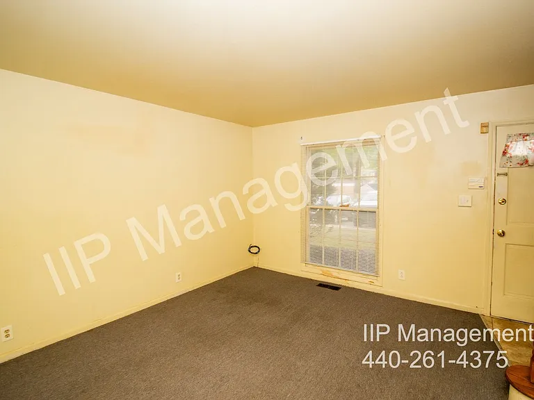 11 Trenton Sq #T-28 — Photo 7