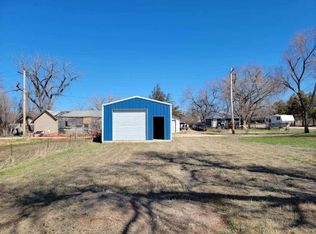 111 N 6th Ave, Edgemont, SD 57735