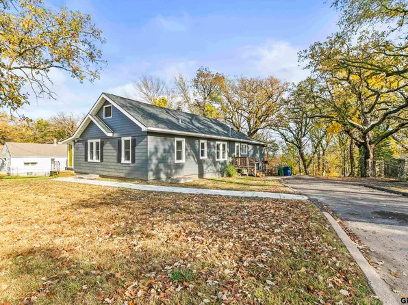 905 Bellevue Blvd S, Bellevue, NE 68005