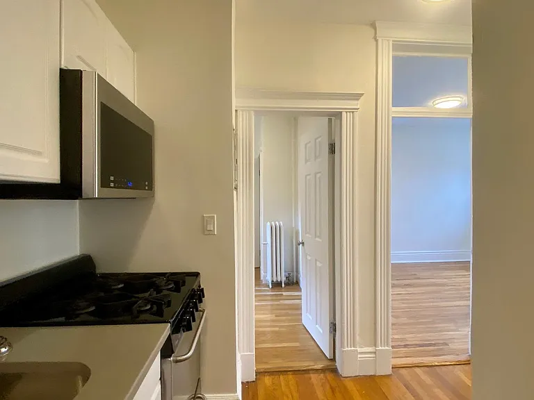 12 Camelot Ct #15R — Photo 16