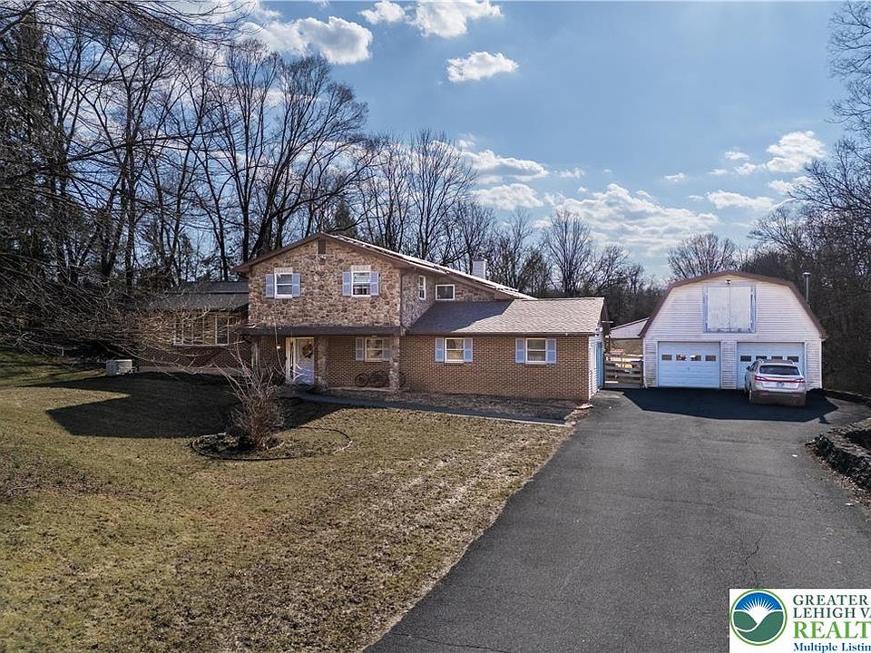 1st image of 120 Royal Manor Rd