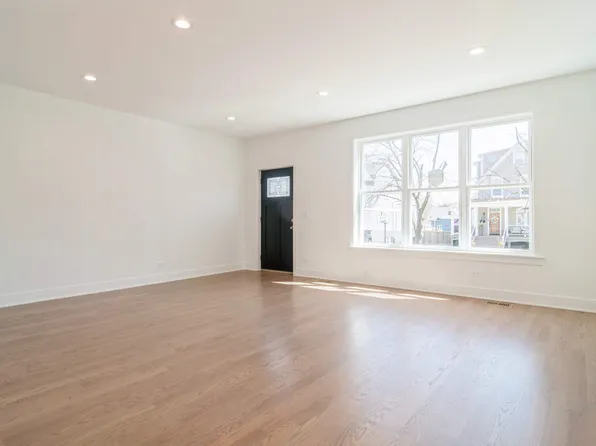 4200 N Kildare Ave, Chicago, IL 60641