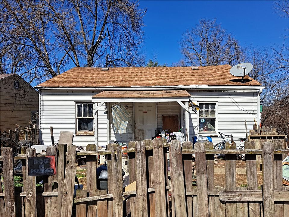 2nd image of 3011 Freeland St