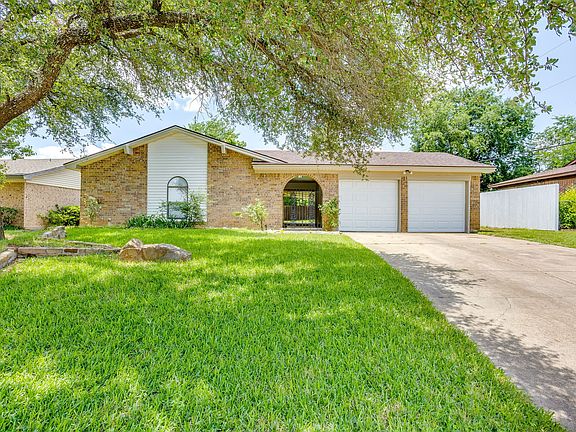 2nd image of 205 Scenic Dr