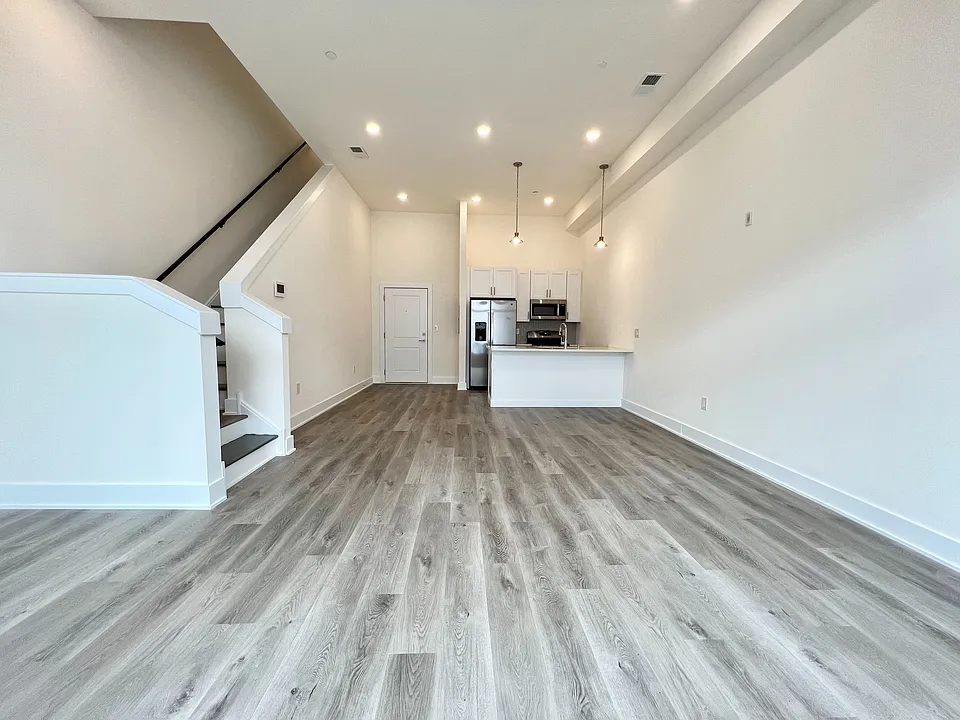 1115 N American St #D6