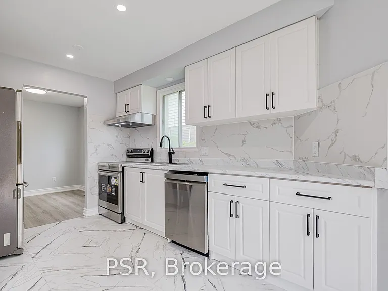 166 Adele Cres — Photo 23