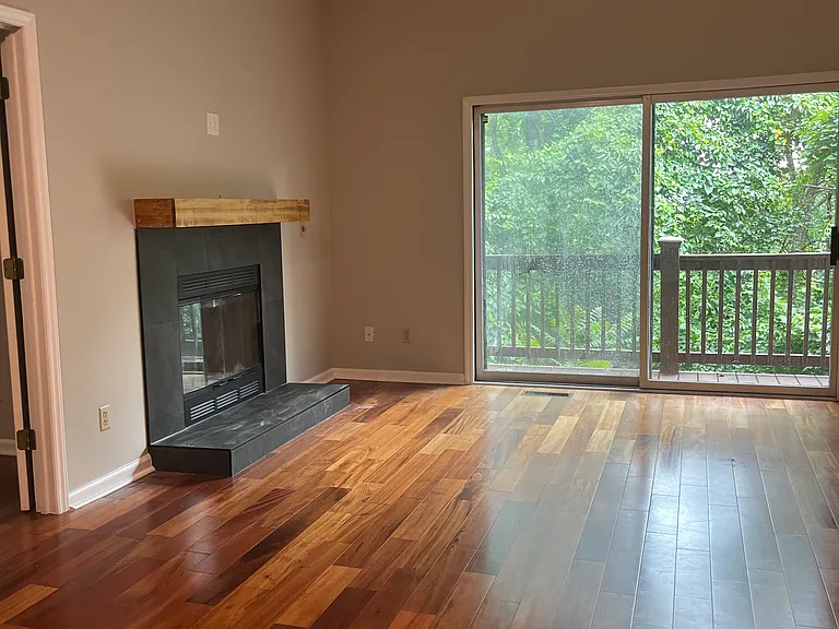 402 Windswept Dr — Photo 8