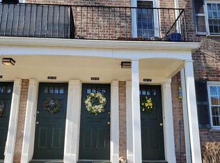 22405 64th Ave, Oakland Gardens, NY 11364