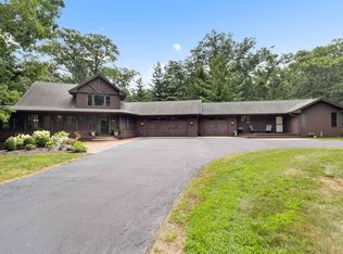 11577 Old River Rd, Rockton, IL 61072