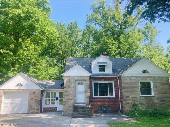 24249 Chardon Rd, Richmond Heights, OH 44143