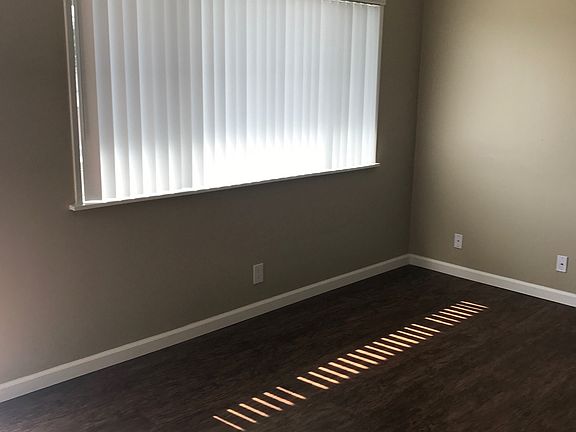3rd image of 14145 Mulberry Dr APT F