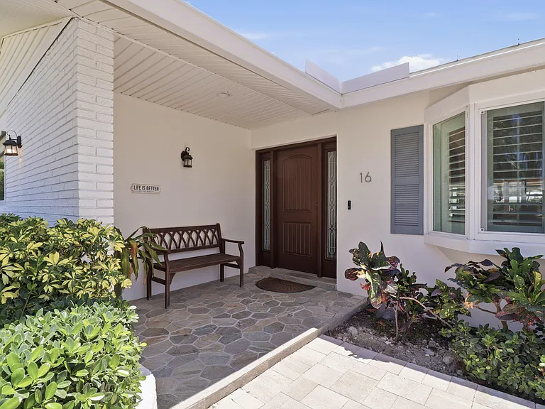 16 Leeward Cir — Photo 40
