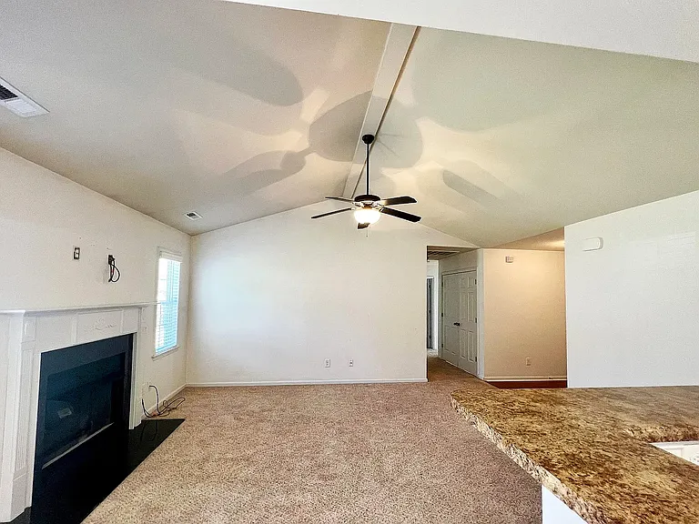 1003 Wt Whitehead Dr — Photo 9
