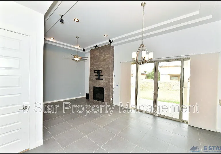 5973 Cartagena Cir — Photo 46