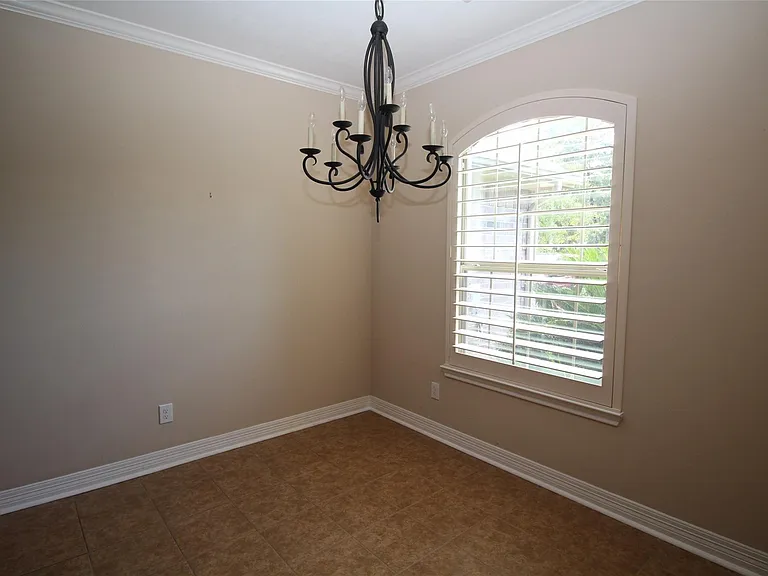 1504 Glen Oaks Dr — Photo 11