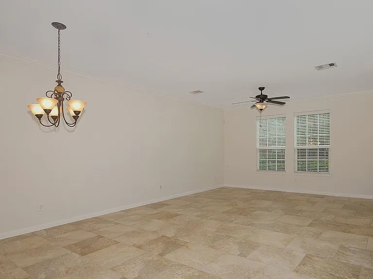 7 Bettina Ln — Photo 4