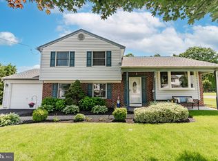 1227 Lynda Ln, Warminster, PA 18974