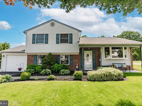 1227 Lynda Ln, Warminster, PA 18974