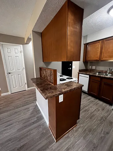The Pines at Q Plaza Apartments Photo 1