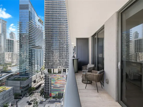 55 SW 9th St APT 2109, Miami, FL 33130