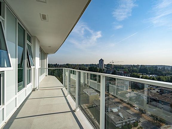 4th image of 13685 102nd Ave #1506