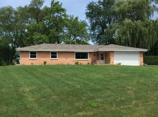 15860 Hill Ct, Brookfield, WI 53005