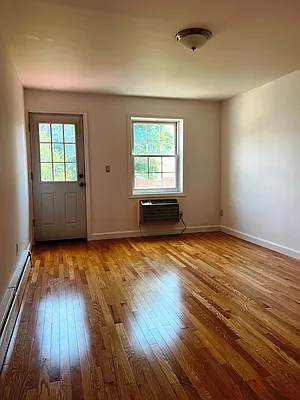 Rented by Prime Realty | media 35