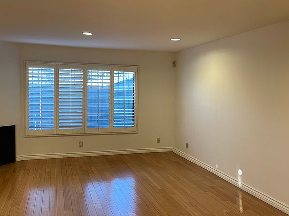 2nd image of 211 Palmetto Dr APT 1