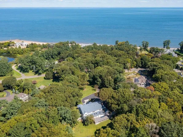 21 Marions Lane, Northport, NY 11768