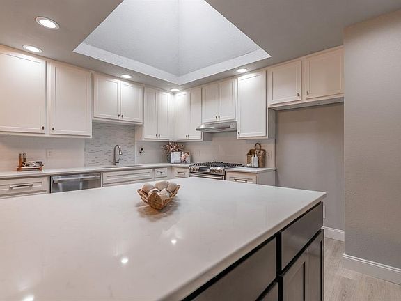 4th image of 6009 Vixen Way