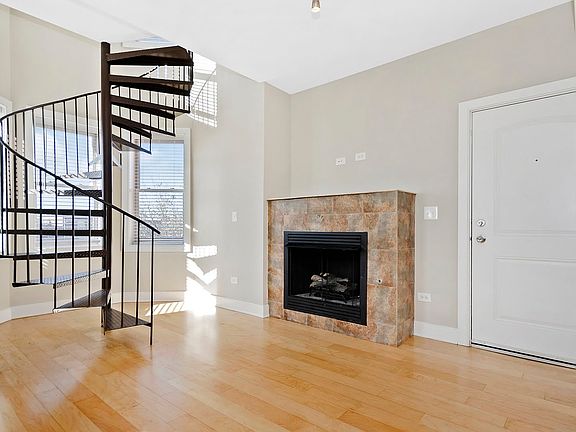 3rd image of 4755 S Saint Lawrence Ave APT B4
