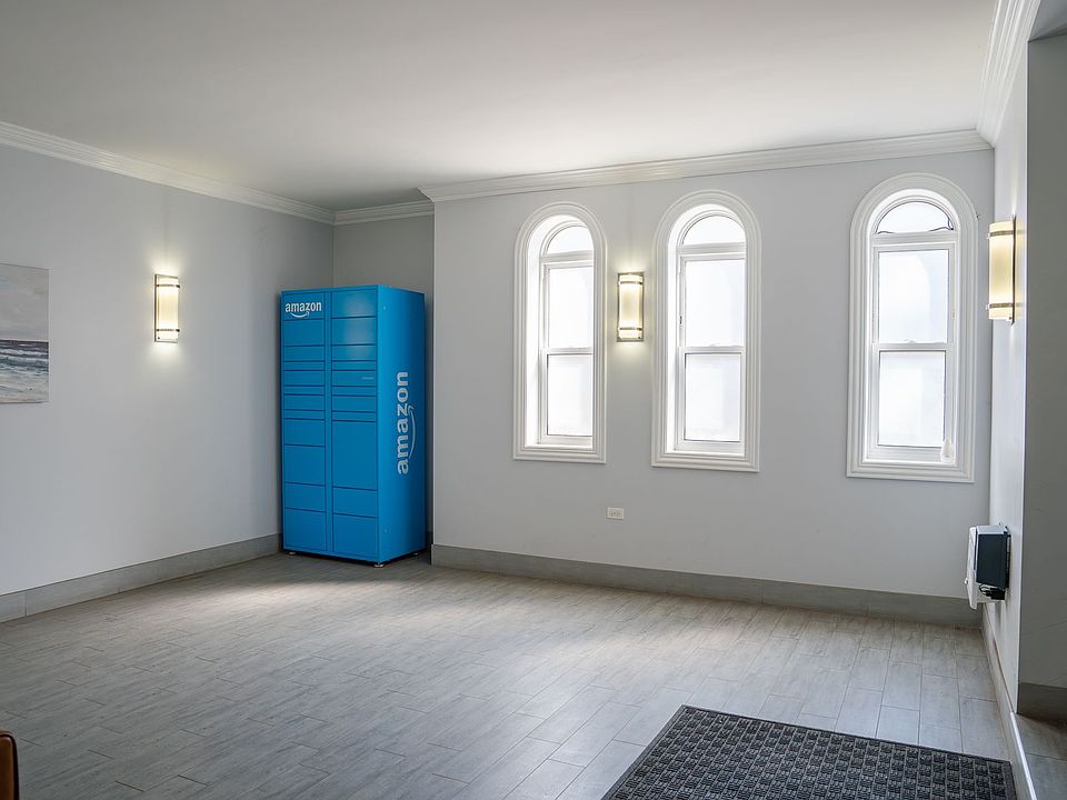 Building Photo 3