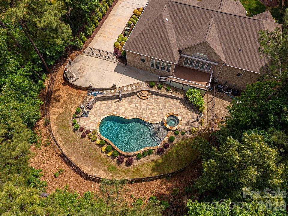 1st image of 6627 Harbor Oaks Dr