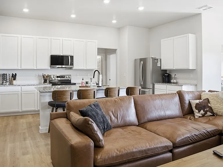 6237 Poppy Dr — Photo 4