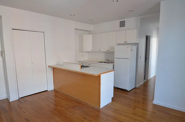 Rented by CITY SKYLINE REALTY INC | media 6