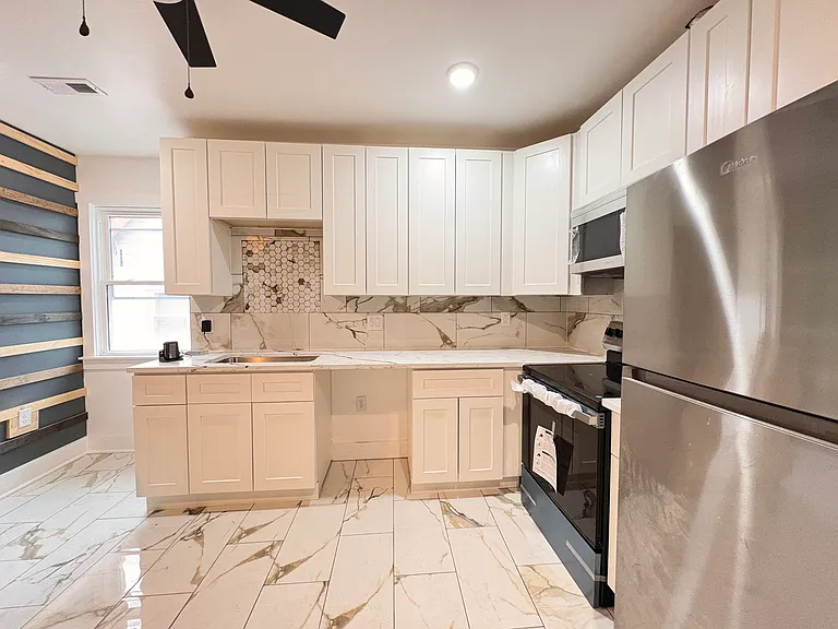5842 Hobart St #3 — Photo 5