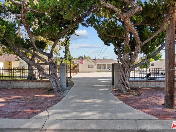 5708 Gentry Ave, Valley Village, CA 91607