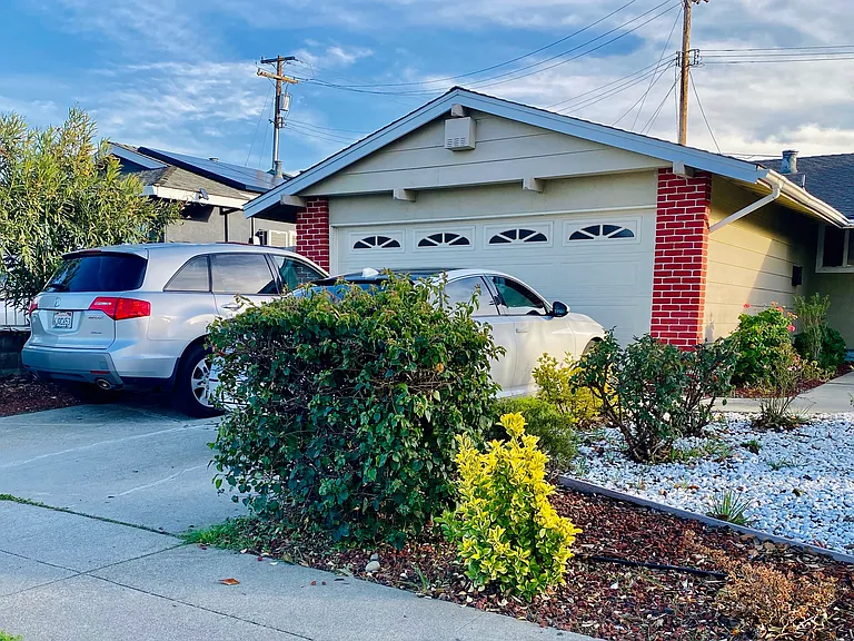 2642 Aborn Rd — Photo 2