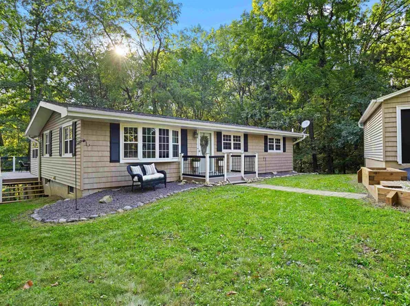 361 Charter Oak Pl, Dahinda, IL 61428