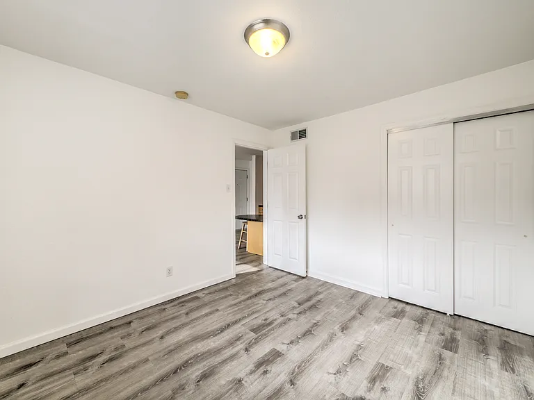 3850 Park Ave — Photo 19