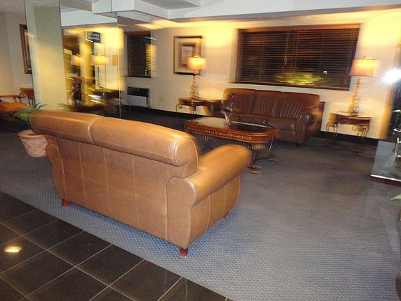Sitting area in Lobby
