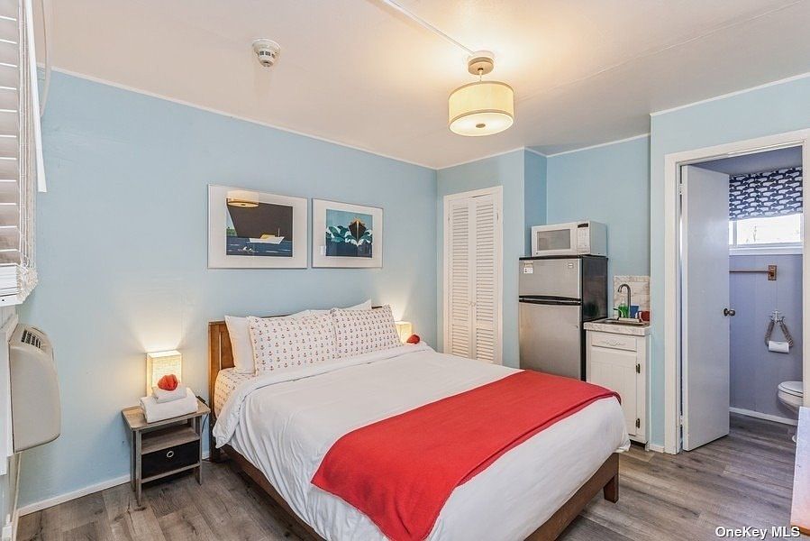1st image of 78 E Bayview Ave #16