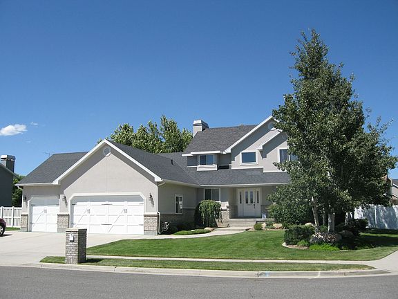 View of home facing northwest