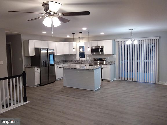 4th image of 21392 Williams Dr