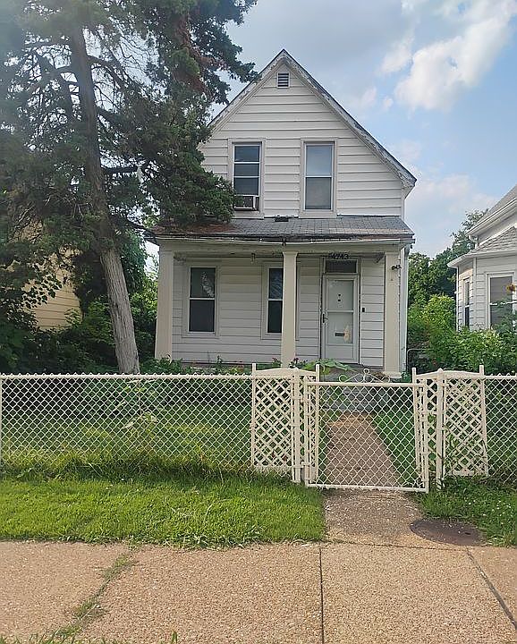 1st image of 4743 Beacon Ave
