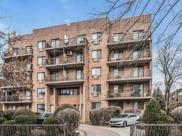 14745 Barclay Ave APT 5B, Flushing, NY 11355