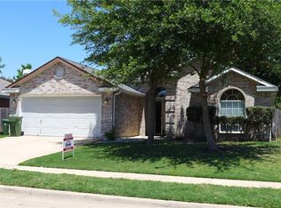 237 E Embercrest Dr, Arlington, TX 76018