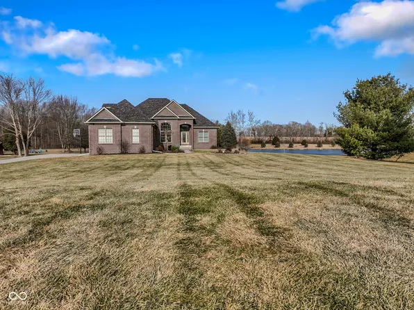 8152 Cottonwood Dr, Martinsville, IN 46151
