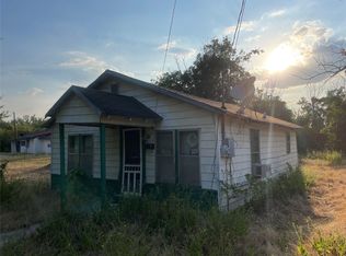 908 N Vogelsang Ave, Cameron, TX 76520